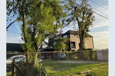 1611 Sylvester Road, Houston, TX 77009 - Photo 9