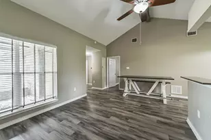 7903 Parkglen Dr, Houston, TX 77049 - Photo 5