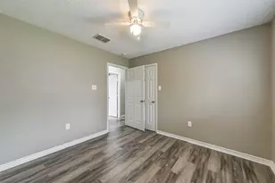7903 Parkglen Dr, Houston, TX 77049 - Photo 29