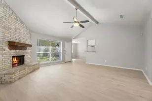 3738 Clear Falls Dr, Houston, TX 77339 - Photo 9