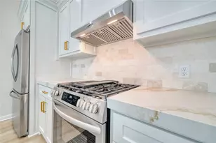 1102 62nd St, Galveston, TX 77551 - Photo 7