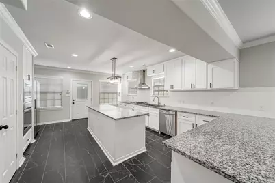 7312 Main Street, Houston, TX 77030 - Photo 9