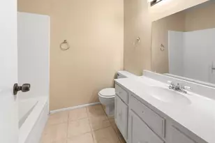 10619 Chapel Hill Dr, Houston, TX 77099 - Photo 15