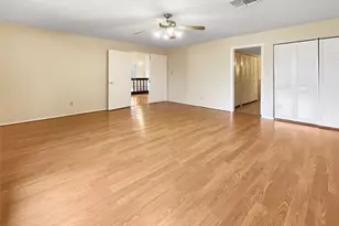 10619 Chapel Hill Dr, Houston, TX 77099 - Photo 7