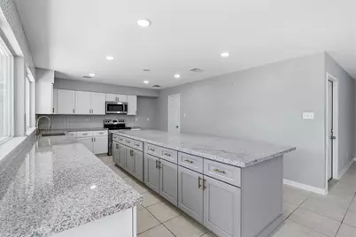 12811 Club Lane, Houston, TX 77099 - Photo 9