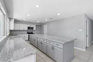 12811 Club Ln, Houston, TX 77099 - Photo 9