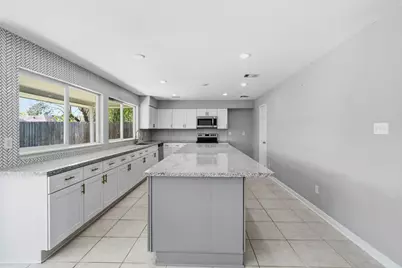 12811 Club Lane, Houston, TX 77099 - Photo 9