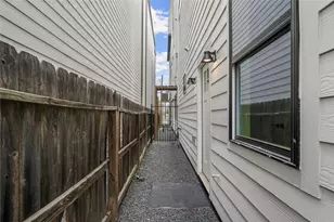 327 N Nagle St, Houston, TX 77003 - Photo 47