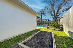 3203 Timberwood Dr, Pearland, TX 77584 - Photo 35