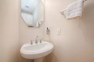 3733 Main Poplar Dr, Houston, TX 77025 - Photo 21