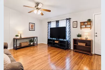 410 Nelson Avenue, Victoria, TX 77901 - Photo 3