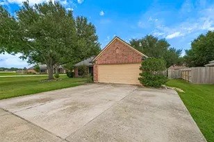 3803 Doveswood Cir, Needville, TX 77461 - Photo 3