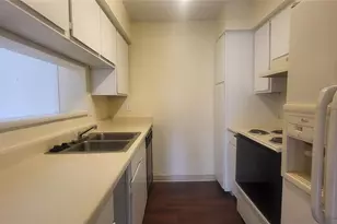 2822 S Bartell Dr, Houston, TX 77054 - Photo 7