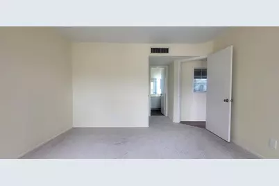 2822 S Bartell Drive #21, Houston, TX 77054 - Photo 9