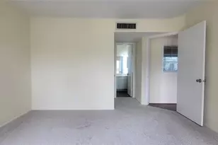 2822 S Bartell Dr, Houston, TX 77054 - Photo 9