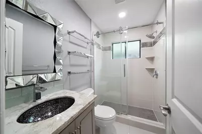 311 Hawthorne Street #1, Houston, TX 77006 - Photo 15