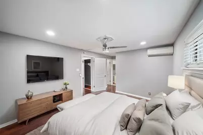 311 Hawthorne Street #1, Houston, TX 77006 - Photo 13