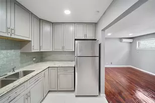 311 Hawthorne St, Houston, TX 77006 - Photo 9