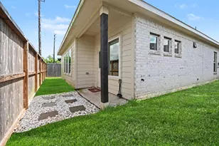 214 Water Grass Trl, Clute, TX 77531 - Photo 19