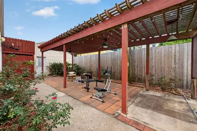 2219 Sealy Street, Galveston, TX 77550 - Photo 33
