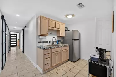 2219 Sealy Street, Galveston, TX 77550 - Photo 19