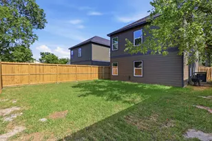 2516 Lucky St, Houston, TX 77088 - Photo 25