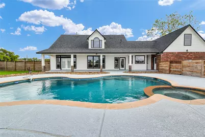 863 Bunkhouse Trail, Angleton, TX 77515 - Photo 17