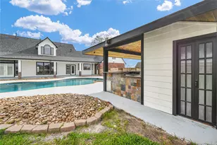 863 Bunkhouse Trail, Angleton, TX 77515 - Photo 19