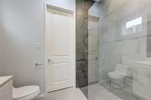 5336 Chandler St, Houston, TX 77007 - Photo 11