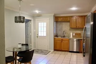 8011 Lorrie Dr, Houston, TX 77025 - Photo 3