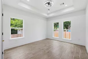 5515 Elm Springs Dr, Houston, TX 77048 - Photo 9
