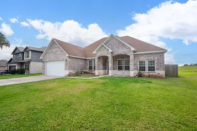 2040 Twin Lakes Boulevard, West Columbia, TX 77486 - Photo 1
