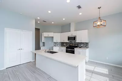 2040 Twin Lakes Boulevard, West Columbia, TX 77486 - Photo 11