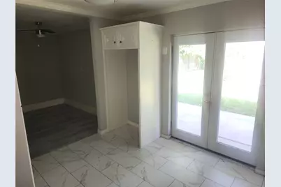 8159 Redfern Drive, Houston, TX 77033 - Photo 5