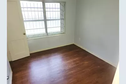 8159 Redfern Drive, Houston, TX 77033 - Photo 15