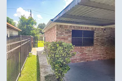 8159 Redfern Drive, Houston, TX 77033 - Photo 13