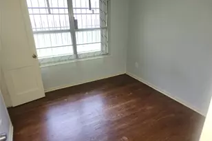 8159 Redfern Dr, Houston, TX 77033 - Photo 7