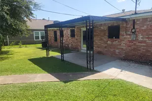 8159 Redfern Dr, Houston, TX 77033 - Photo 9