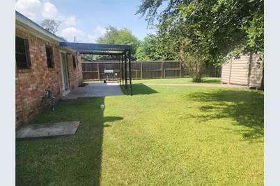 8159 Redfern Drive, Houston, TX 77033 - Photo 11