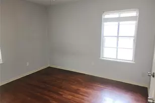 8159 Redfern Dr, Houston, TX 77033 - Photo 9