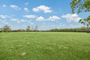 1021 Star Ln, Alleyton, TX 78933 - Photo 5