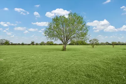 1021 Star Lane, Alleyton, TX 78933 - Photo 3