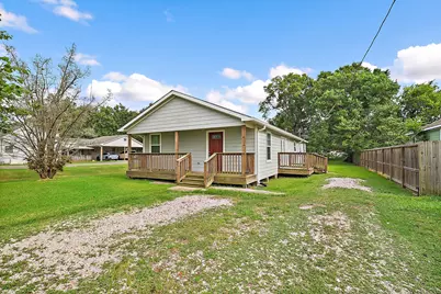 412 Stowell Street, Anahuac, TX 77514 - Photo 25