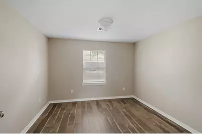 412 Stowell Street, Anahuac, TX 77514 - Photo 13