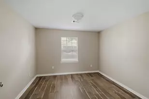 412 Stowell St, Anahuac, TX 77514 - Photo 13