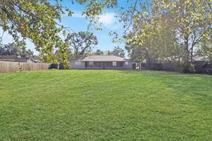 320 Meadow Dr, Bridge City, TX 77611 - Photo 27