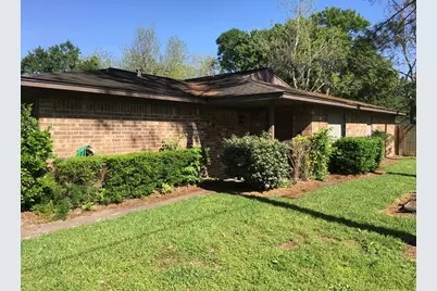 409-411 Hurst Place, Angleton, TX 77515 - Photo 5