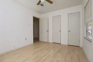 5418 Myrtlewood St, Houston, TX 77033 - Photo 15