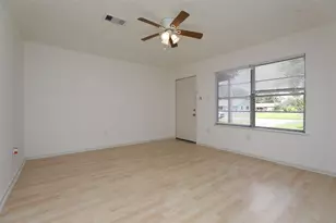 5418 Myrtlewood St, Houston, TX 77033 - Photo 5
