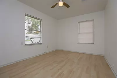 5418 Myrtlewood Street, Houston, TX 77033 - Photo 9